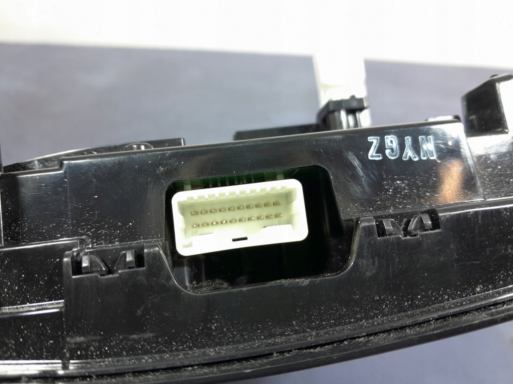 фото №8, Lexus ux 250h лампа потолочный 867e1-33011