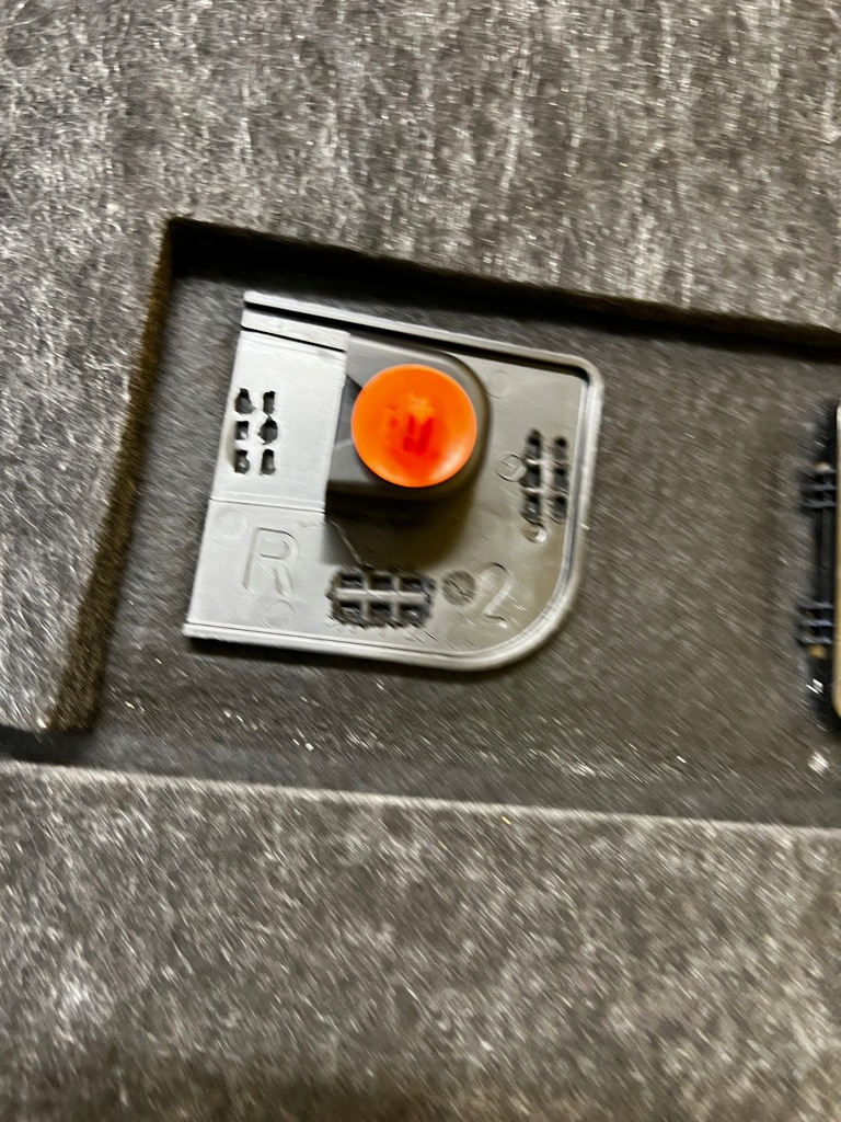 фото №14, Обшивка багажника правый mercedes e-klasa w213