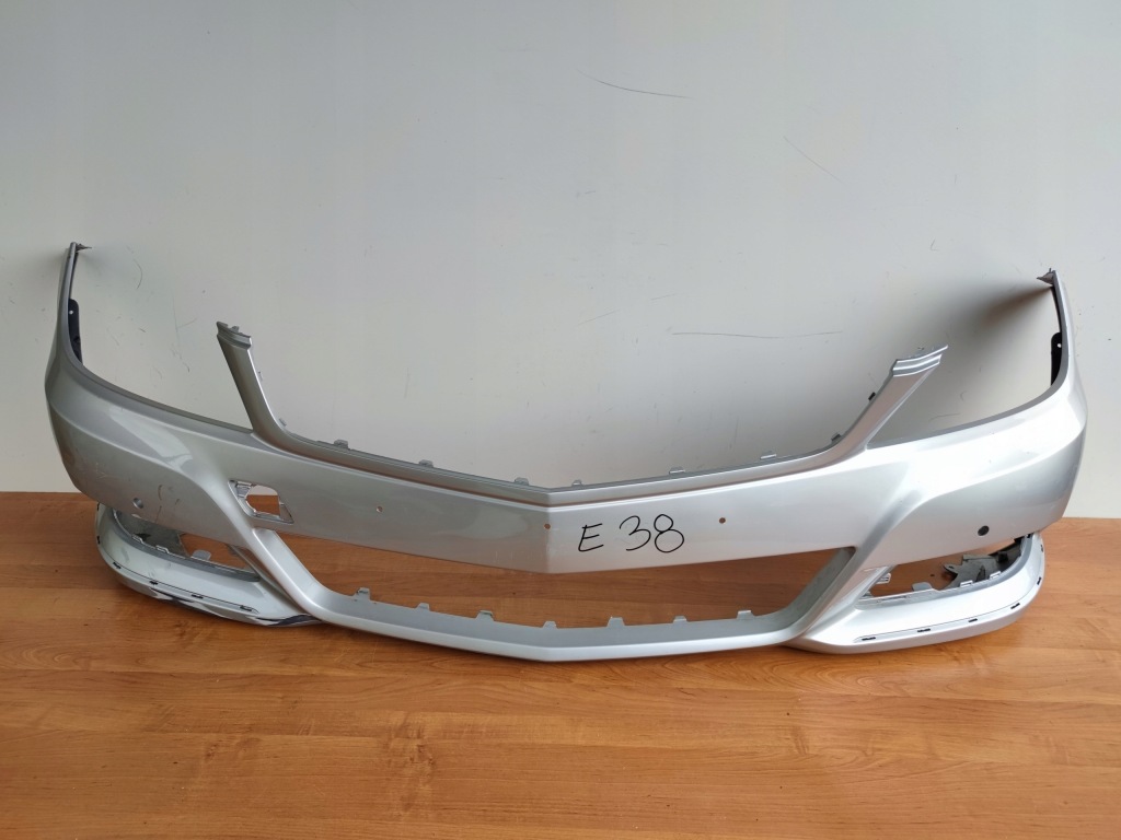 Купить Mercedes c-klasa w204 рестайлинг  бампер перед 4xpdc