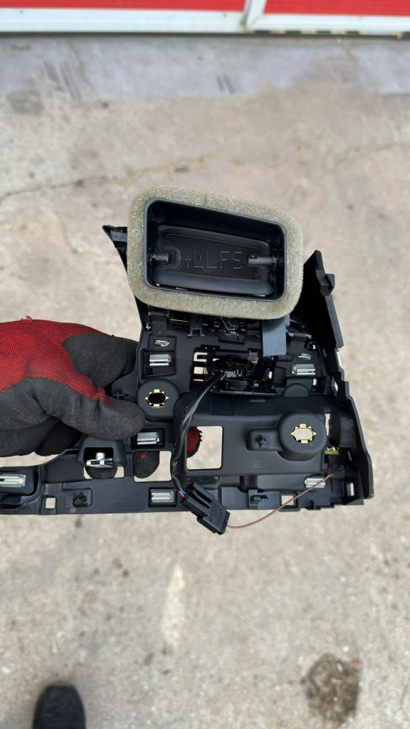 фото №9, Audi q8 q7 4m8 накладка корпус ременів l/p захист стійка 4m8867243 2022