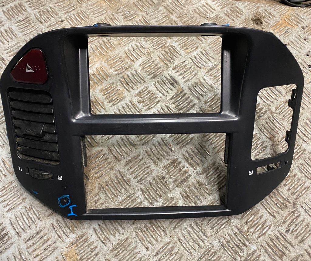 фото №1, Рамка радіо консолі mitsubishi pajero iii mr456373