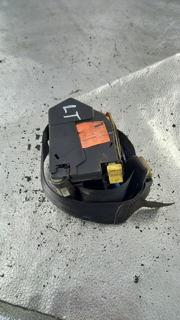 Купити Ремінь лівий задній audi a4 b5 01r універсал