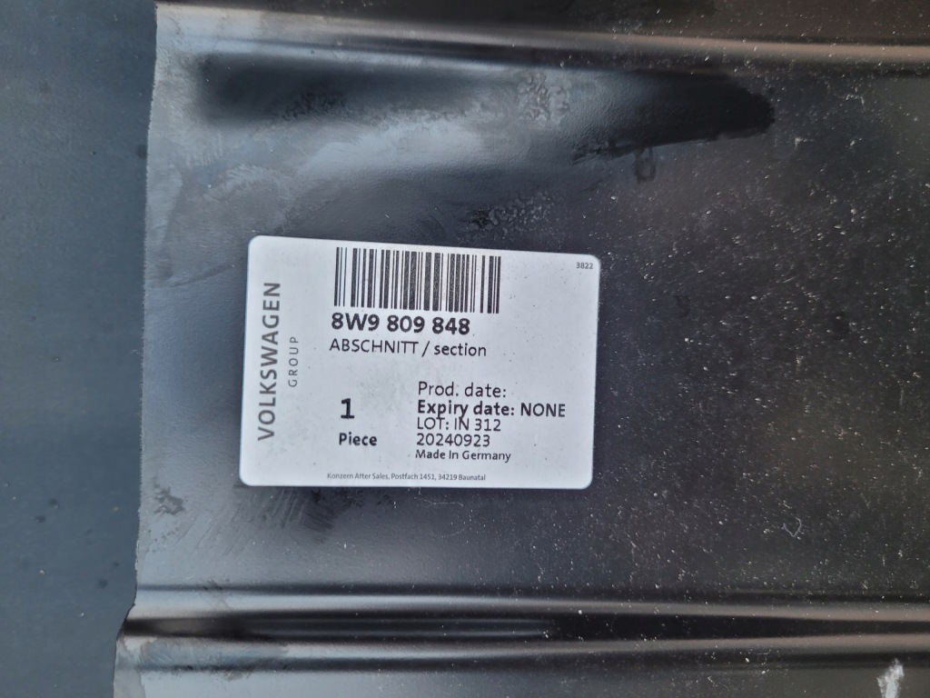 Audi a4 b9 8w0 8w9 8w9809848 8w0803088 правый  порог стойка  передок  передний с Разборки