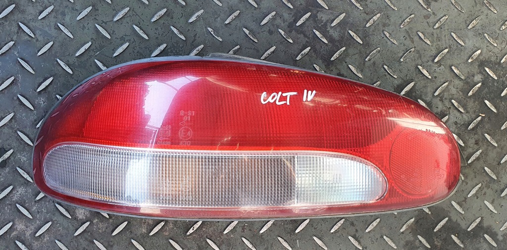 фото №1, Лампа лівий задня mitsubishi colt iv 92-95