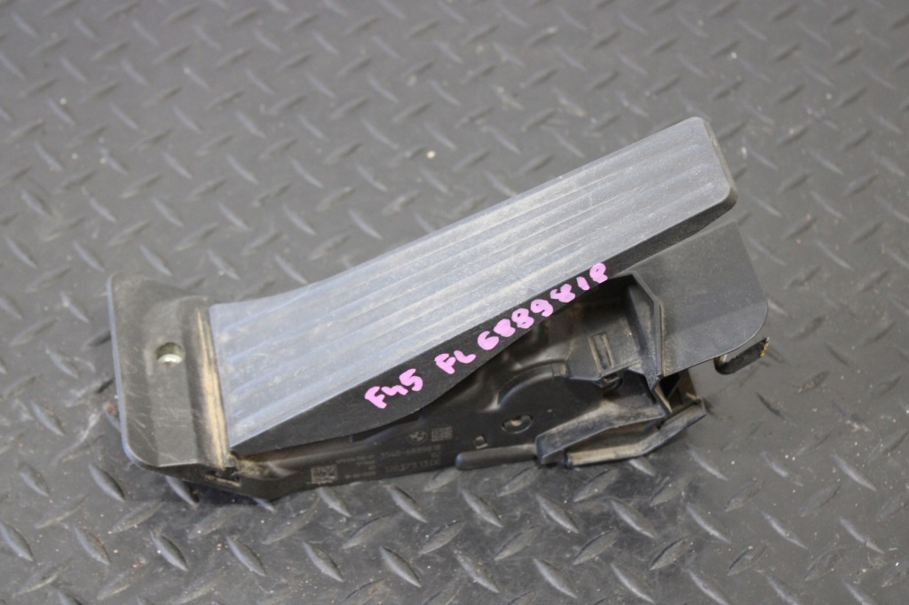 Купити Педаль газу bmw 2 f45 active tourer рестайлінг  6889818