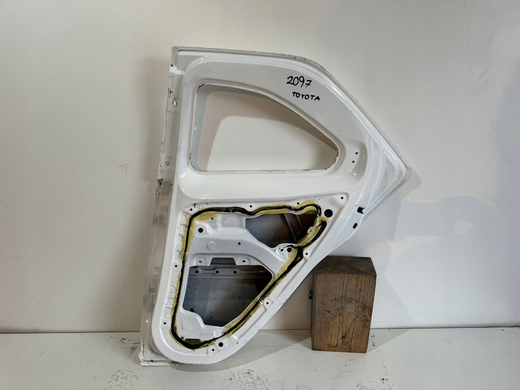 фото №9, Toyota aygo x cross дверь правое задняя задние 22-