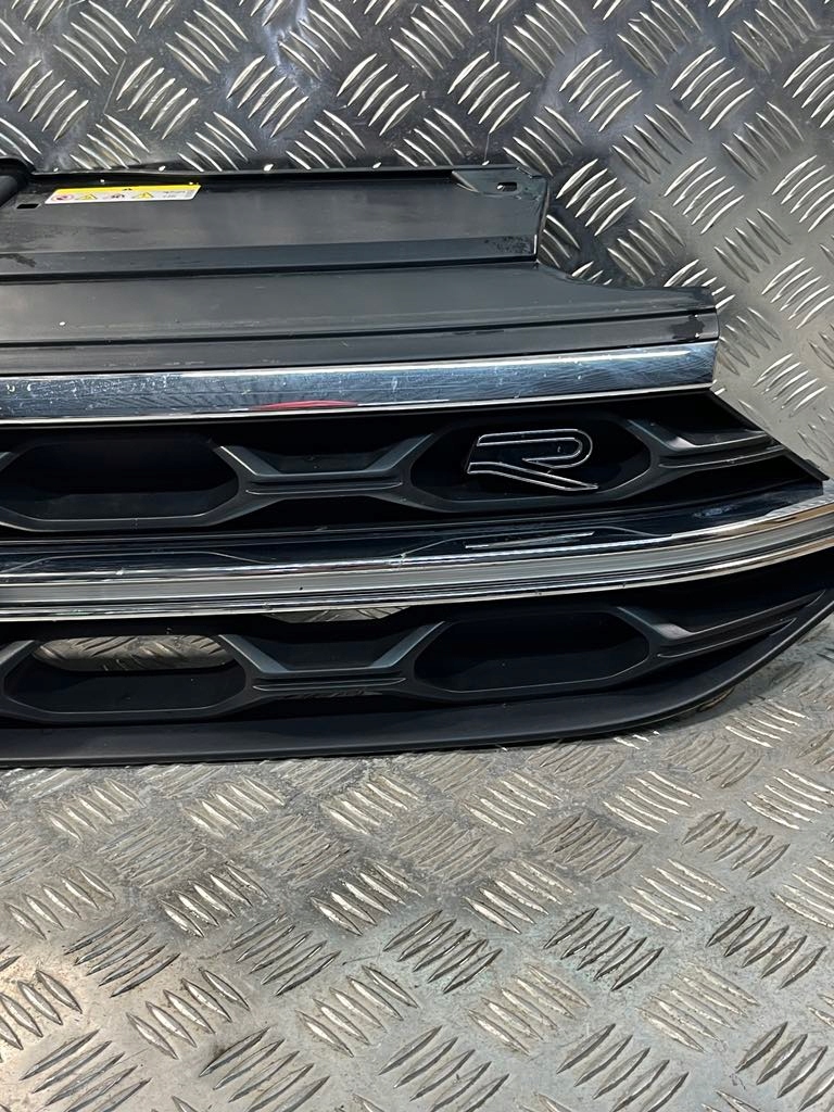 фото №2, Решётка радиатора решётка радиатора vw troc t-roc 2ga r-line 2ga853651j с подсветкой led