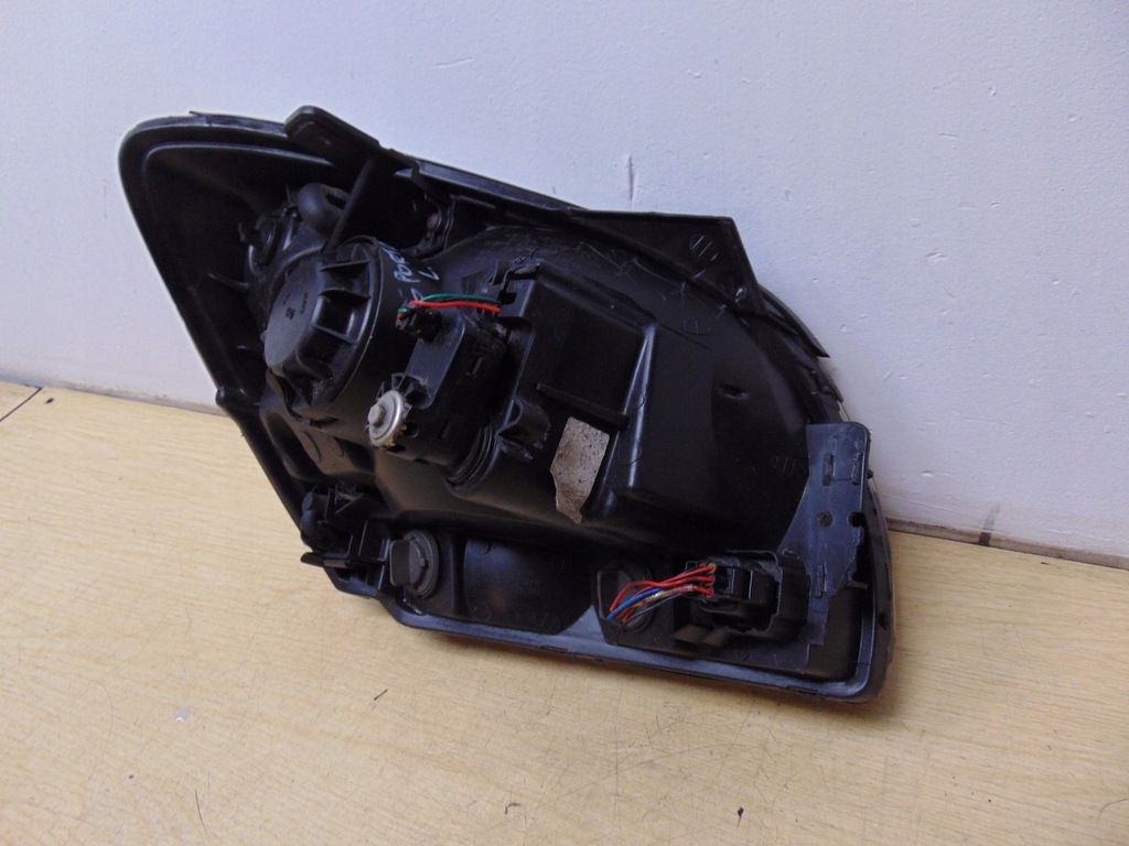 фото №11, Лампа левая перед kia sportage ii 2004- europa