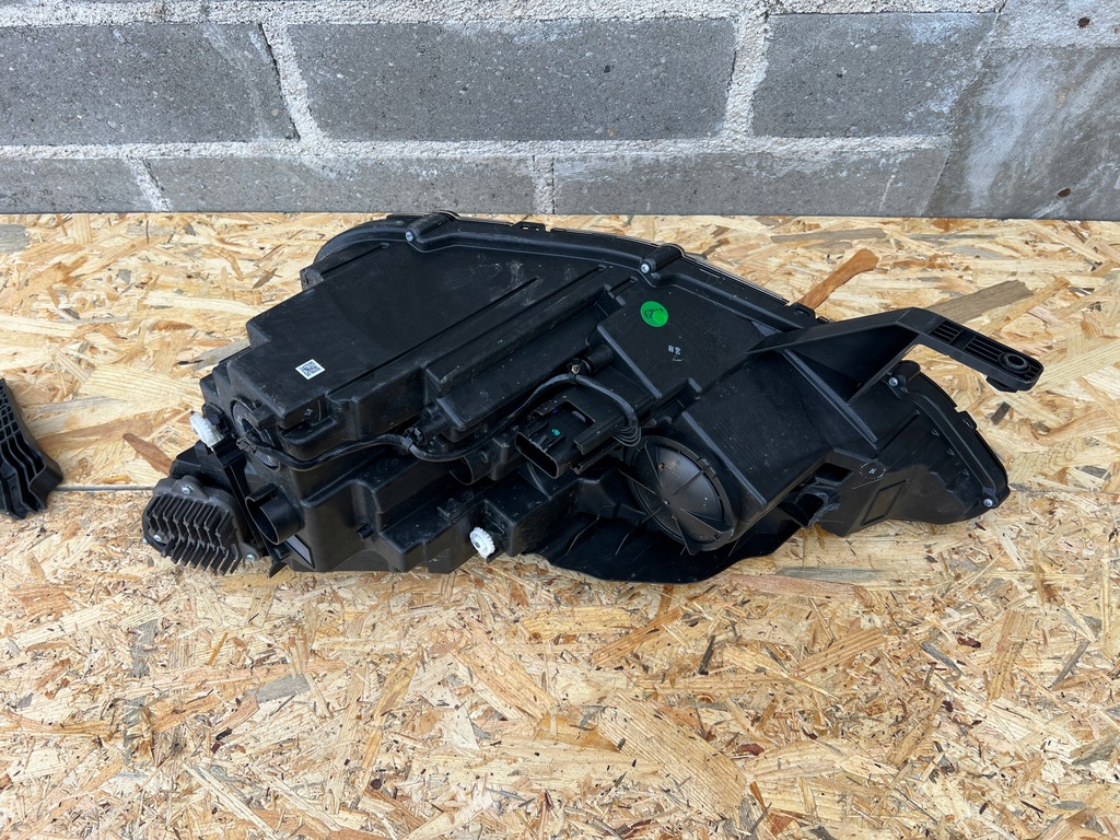 фото №13, Mg mg5 лампа перед права передня led 100-40152 10796250