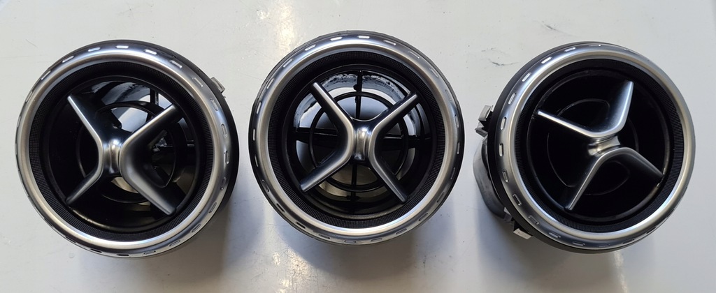 фото №1, Mercedes gla w156 решётка вентиляционная обдув