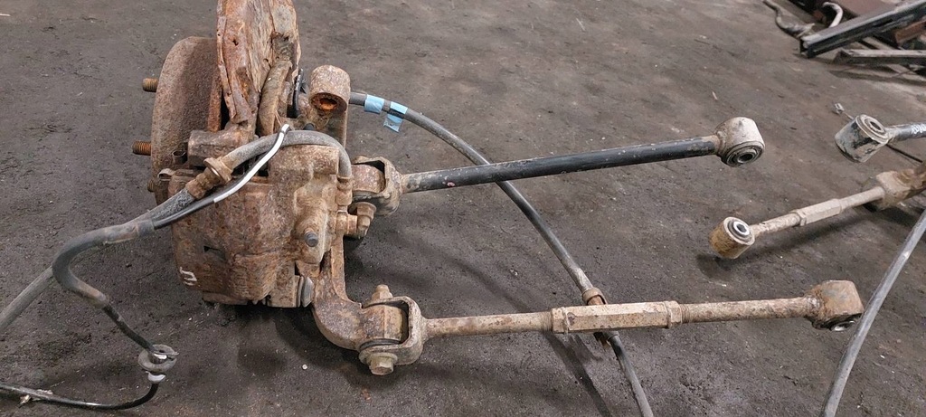 фото №6, Поворотний кулак ступиця важіль лівий задня + правий задня toyota avensis t22 lift