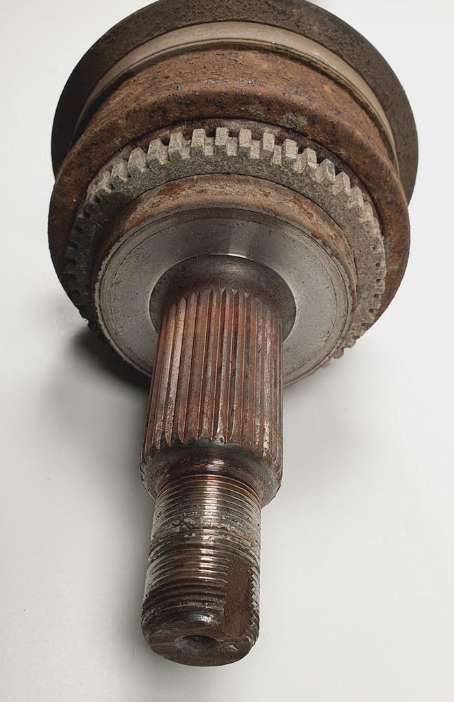 фото №2, Приводной вал правая правый задняя discovery iv l319 2.7 v6 d