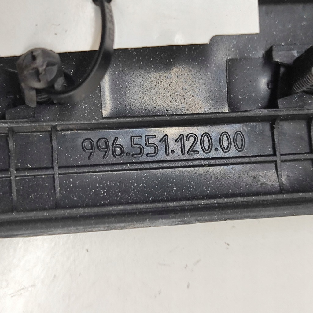 фото №8, Porsche 911 996 1999 левая сторона защита стойка стекло передней / a