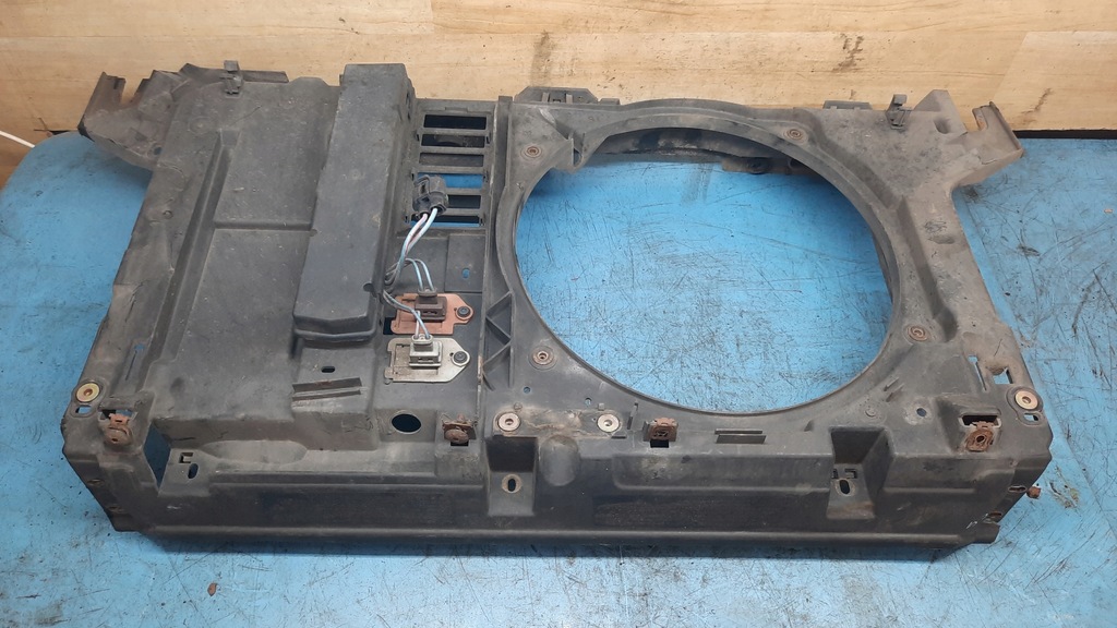 фото №1, Pas передний citroen c5 00-04r 2.0b