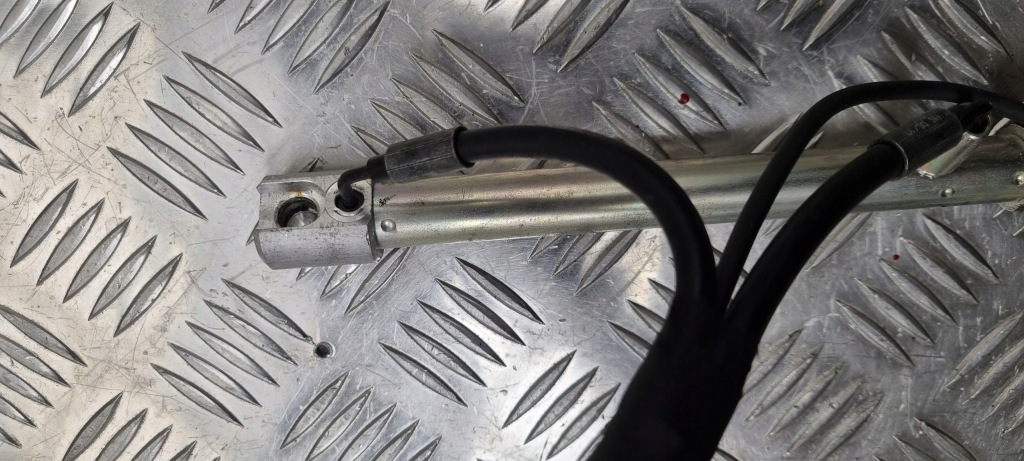 фото №10, Mercedes s w221 привід кришки помпа a2218001548