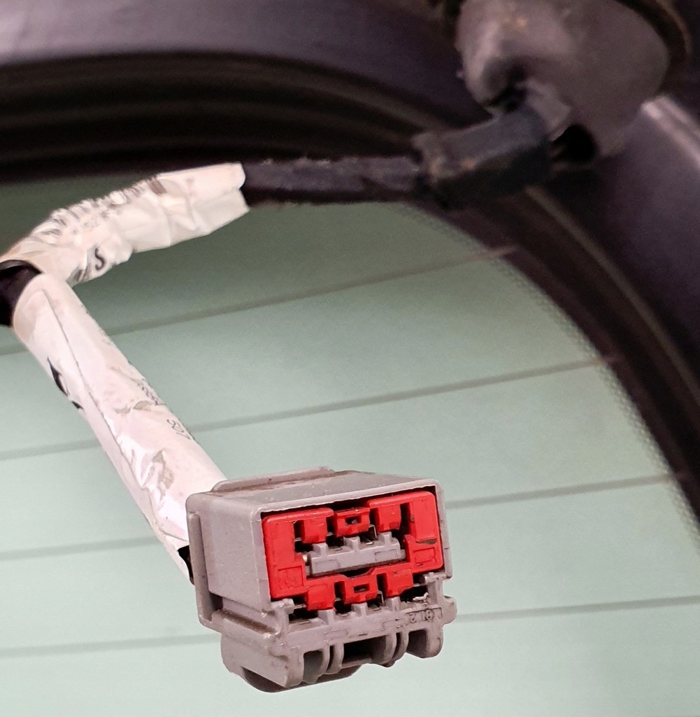 фото №7, Кришка багажника скло задня задня volvo c30 комплектна