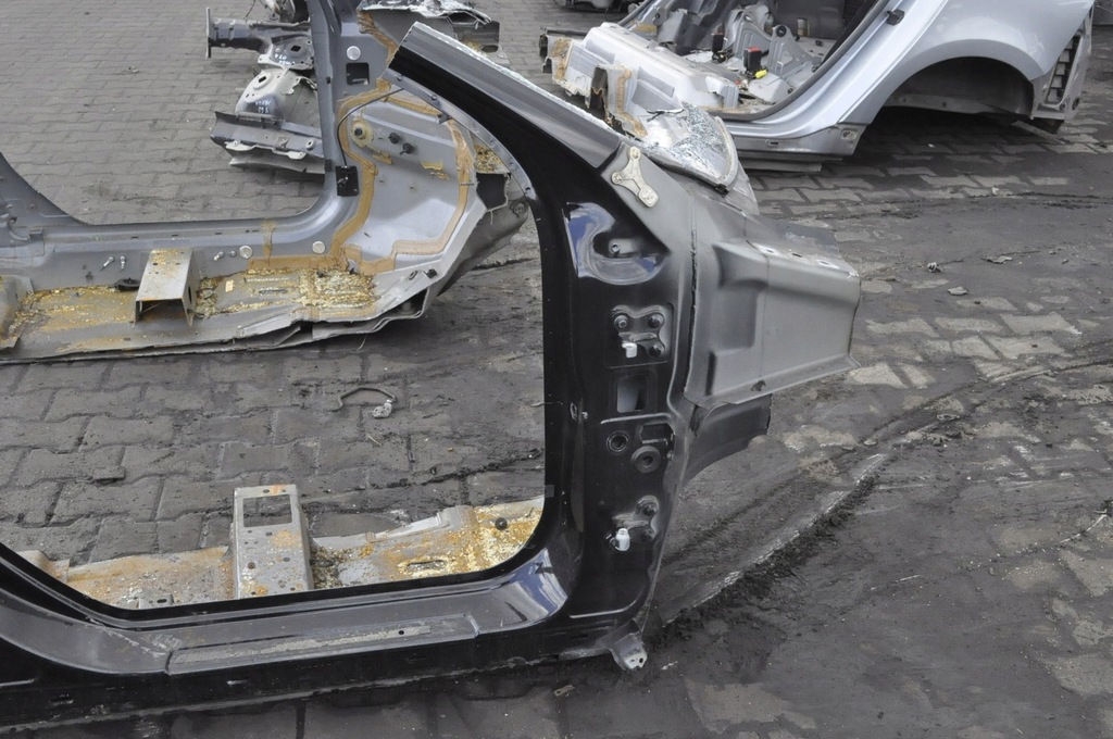 фото №6, Volvo s60 v60 10-17 блок двигателя порог правый