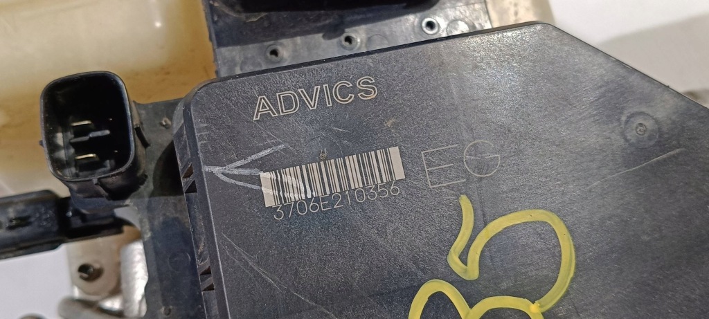 Насос блок керування abs підсилювач гальм гальмівна nissan titan 4x4 2016- Зі Шроту