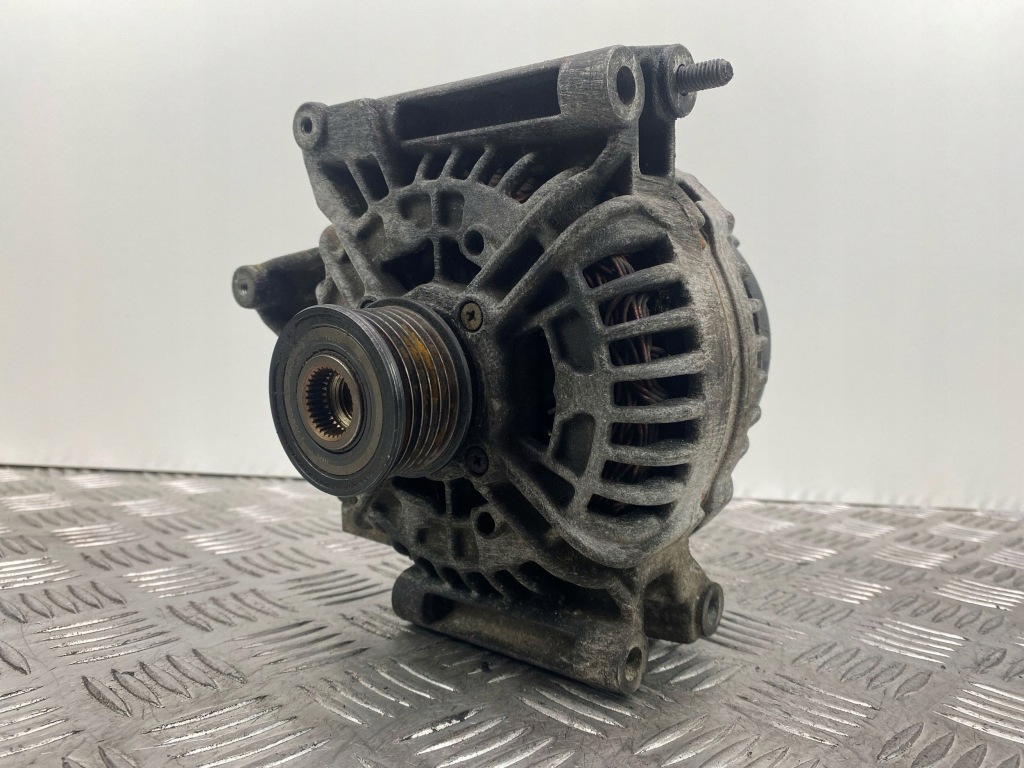 Купить Mercedes c200 cdi w203 генератор a0131540002