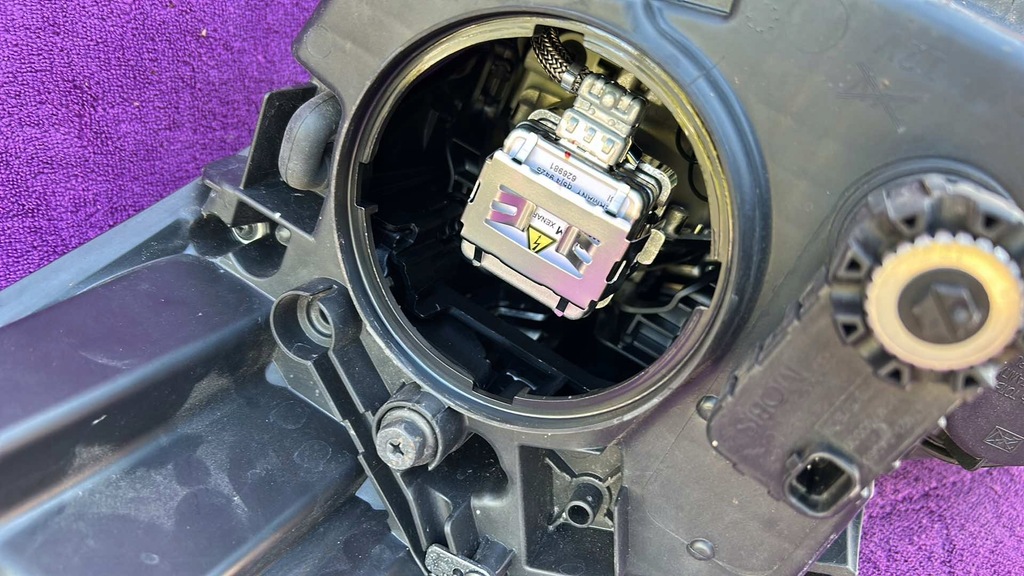 фото №11, Лампа skoda superb bi ксенон led права europa 3t1941016h