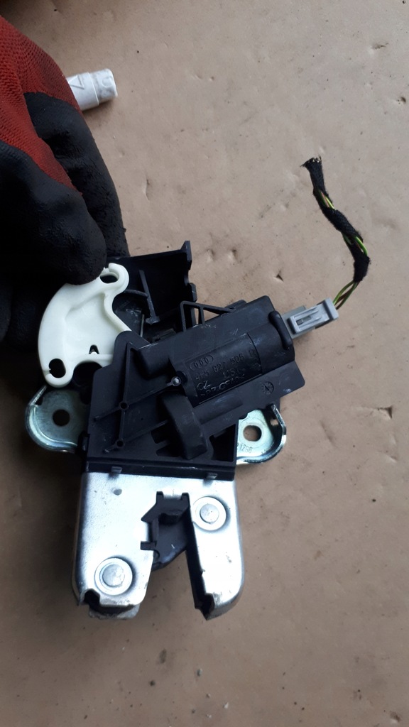 фото №1, Audi a4 b8 s4 замок кришки задня sedan