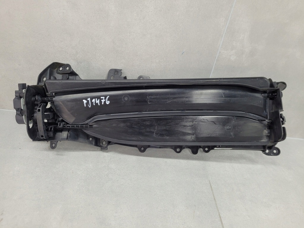 фото №9, Повітропровід шторка жалюзі повітря права porsche taycan 9j1 19-