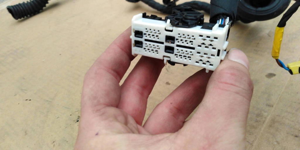 фото №3, Ferrari f8 электропроводка жгут дверь