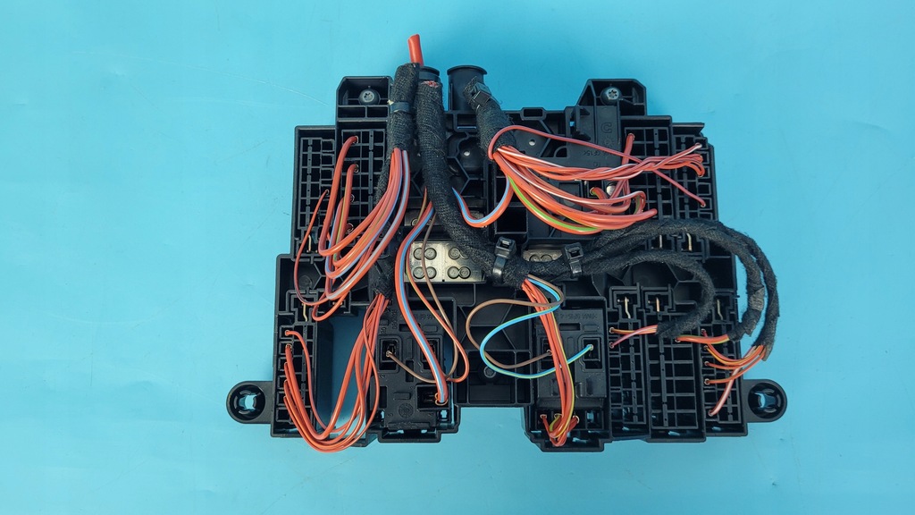 фото №9, Mercedes x247 glb 200 23r коробка предохранителей a1779061102