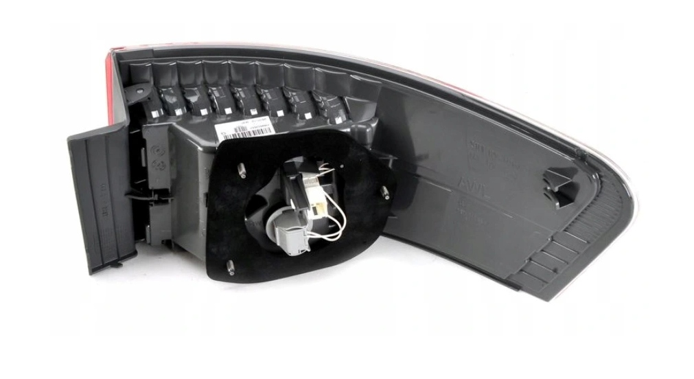 Toyota avensis t27 универсал фара задняя led оригинал Цена