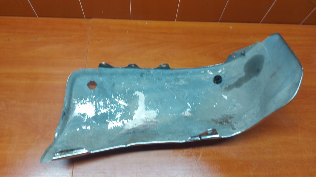 Угол бампера левое  задняя хром toyota hilux viii pdc в Украине