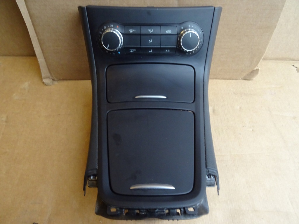 фото №1, Mercedes b klasa панель кондиционера туннель