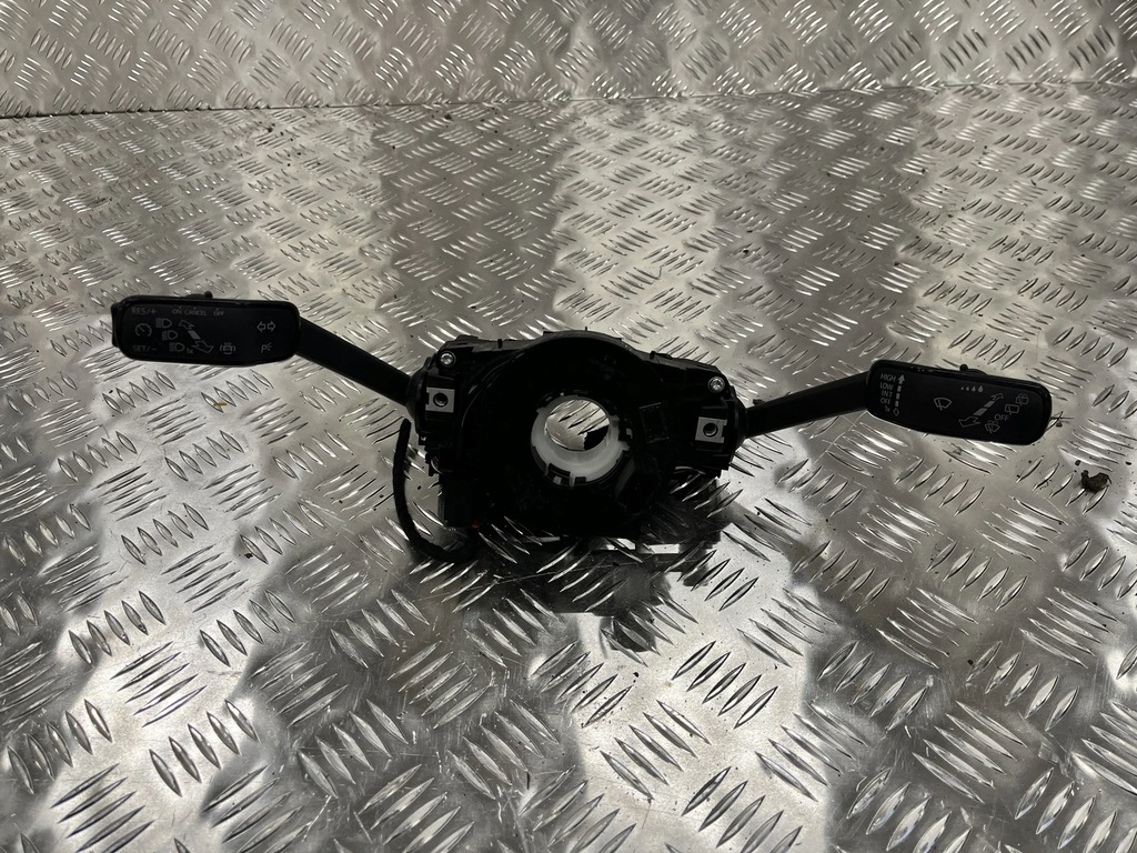 фото №1, Переключатель комбинированный skoda kamiq 19- 2q0953507cp