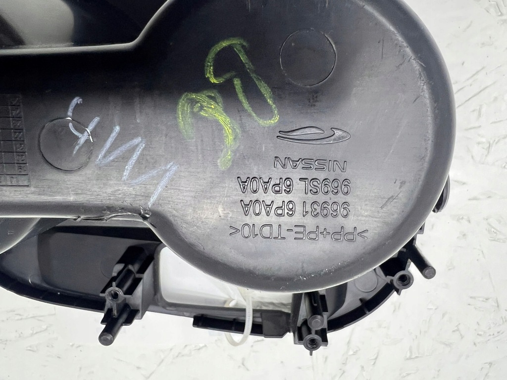 фото №8, Nissan juke ii f16 2020 кронштейн na кружка панели приборной панели