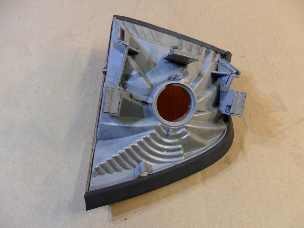 фото №13, Правый передний поворотник bmw e36 1387044