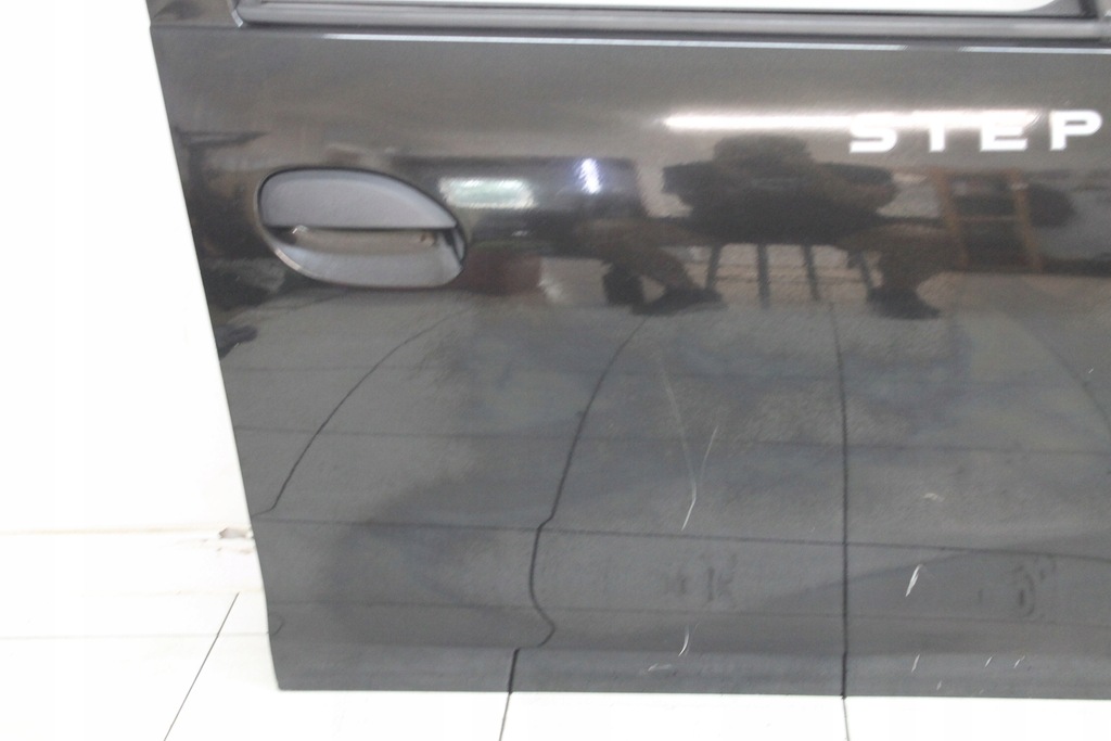 фото №7, Дверь правое передние правый перед dacia sandero ii 12r- nv676 - код лакокрасочного покрытия