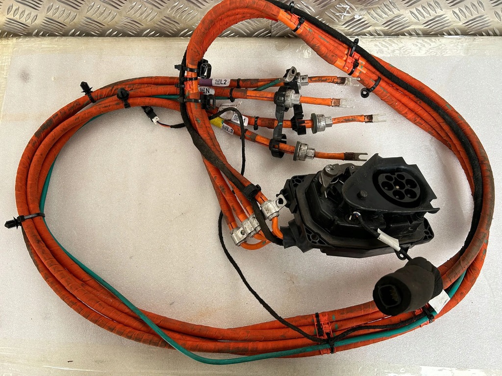 фото №6, Tesla model s 2017 роз'єм заряджання автомобіля електричний 106135300f