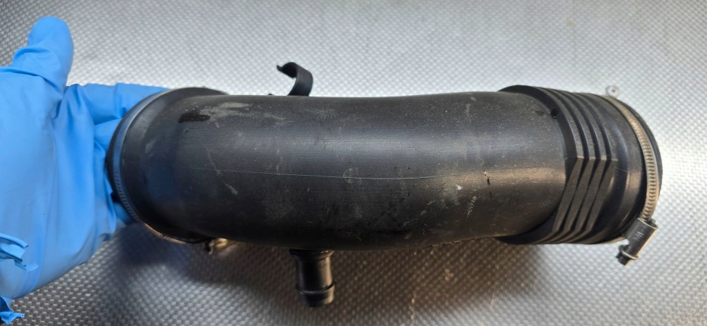 фото №3, Audi rs5 8t coupe 4.2 fsi cfs шланг труба wąż всасывающий воздуха 8t0129600