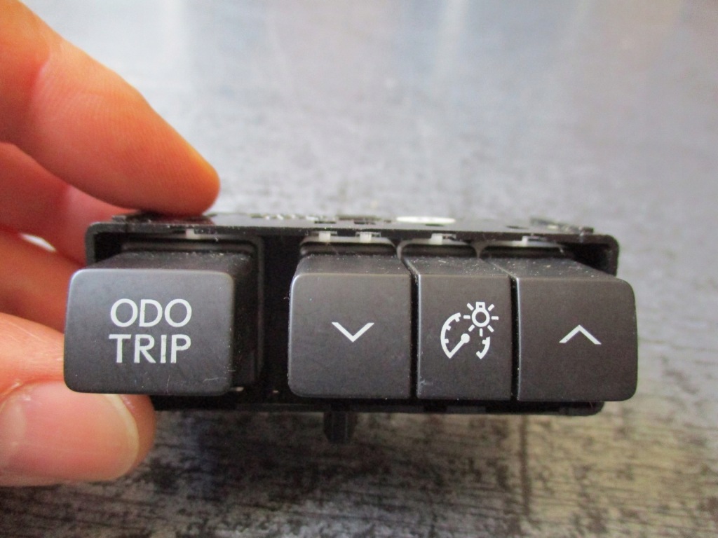 фото №1, Перемикач odo trip lexus nx 300h 15d052