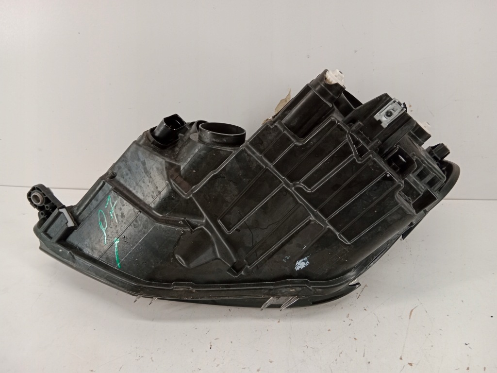 фото №11, Vw caddy 2k1 14- лампа права перед