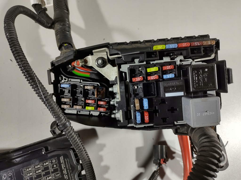 фото №10, Volvo s60 1.6 d2 ii 13r- коробка запобіжників