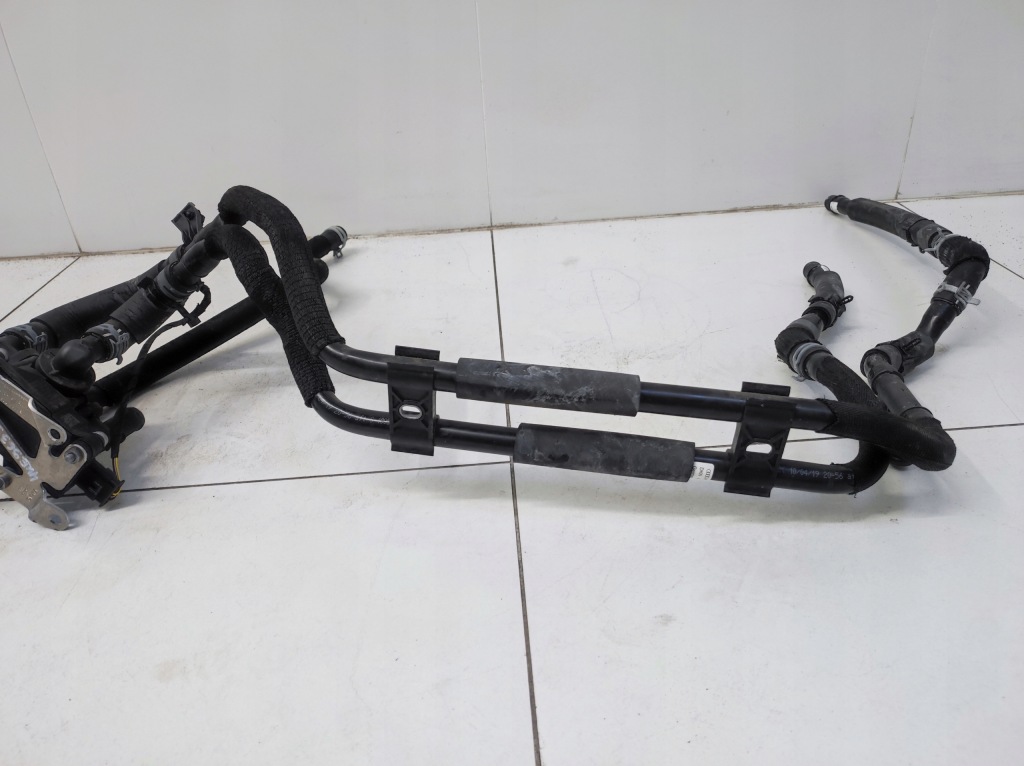 Клапан керування патрубок трубка шланг води audi q8 e-tron etron Київ