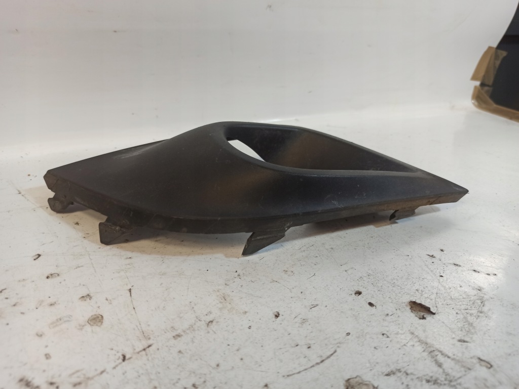 Renault clio 4 iv 0,9tce решётка бампера правая 261a39715r с Разборки