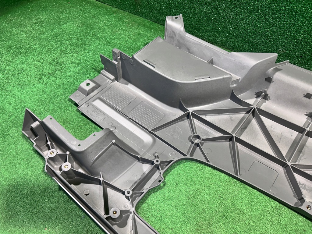 Mercedes axor w944 бампер перед кутик правий передній a9448800204 Доставка