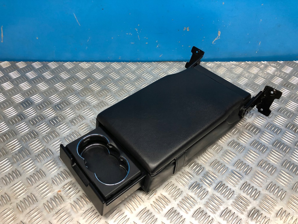 фото №1, Mercedes cls w219 подлокотник задняя задний сиденье