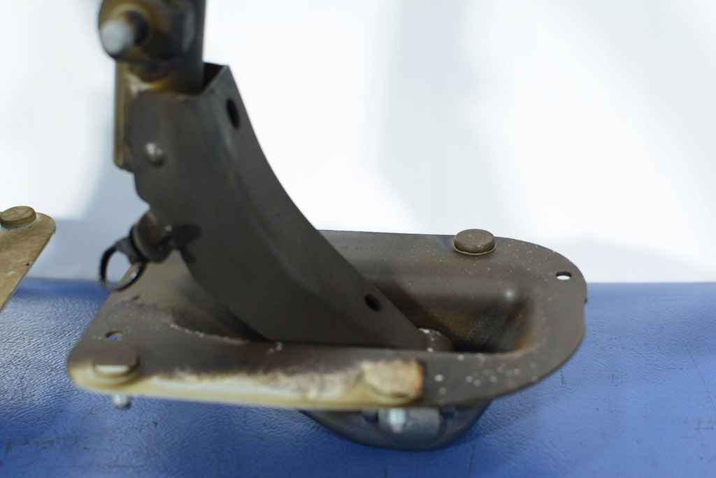 фото №5, Bmw 6 f13 петли задний крышки a52