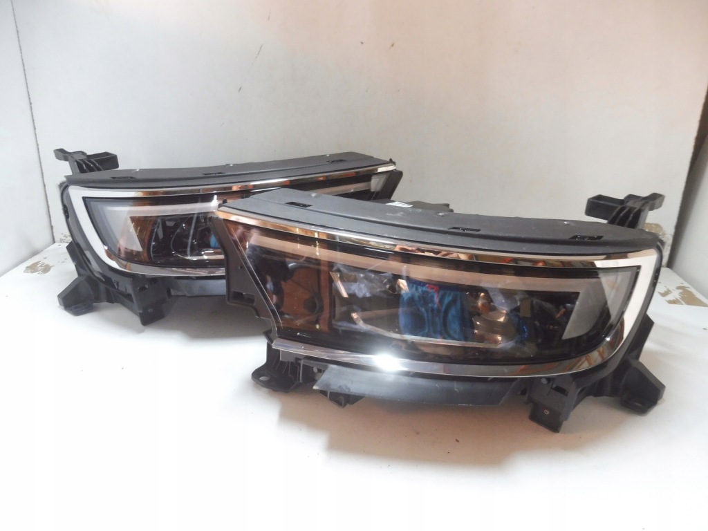 Купити Opel оригінальний номер 9834016880