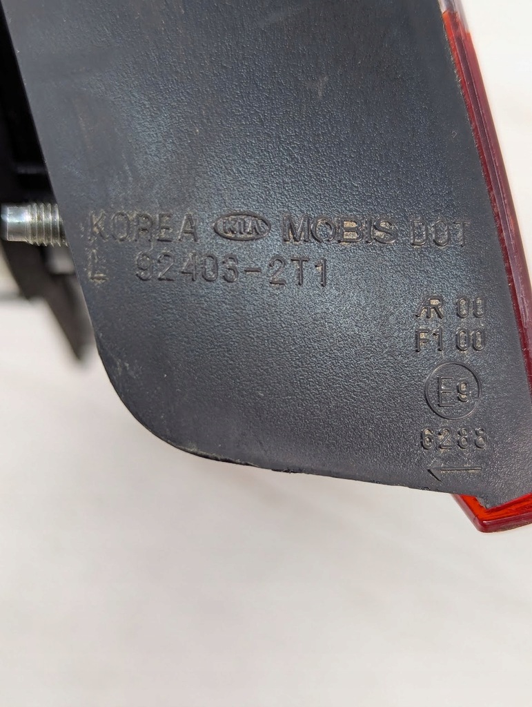 фото №8, Kia optima iii лампа левый задняя 92403-2t1