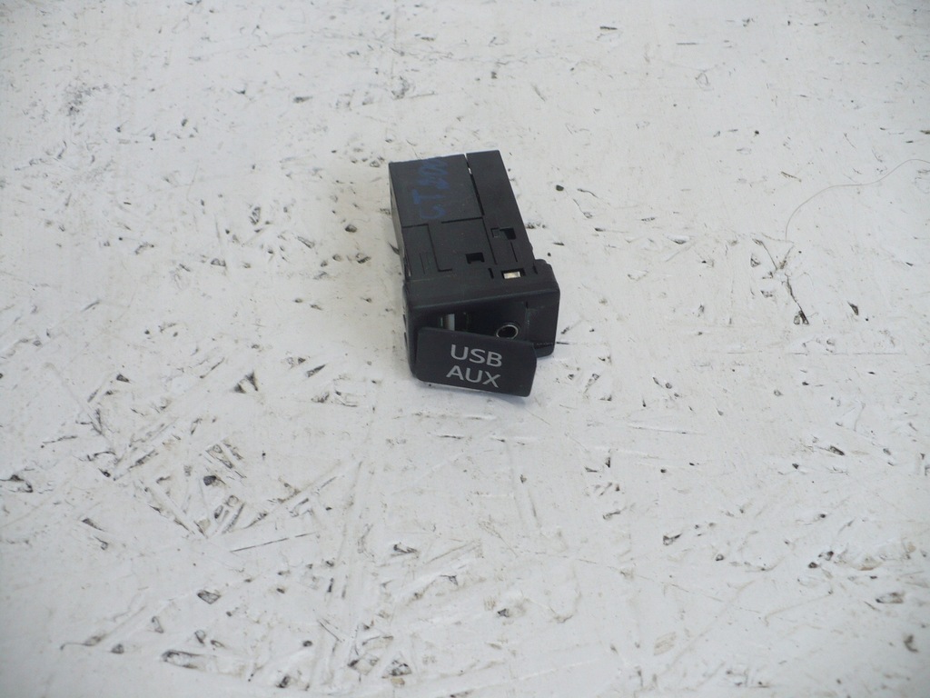 фото №1, Роз'єм aux usb 86190-48030 lexus ct200h