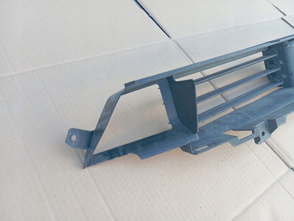 фото №10, Chrysler 200 15- решітка бампера передній 68202988aa usa