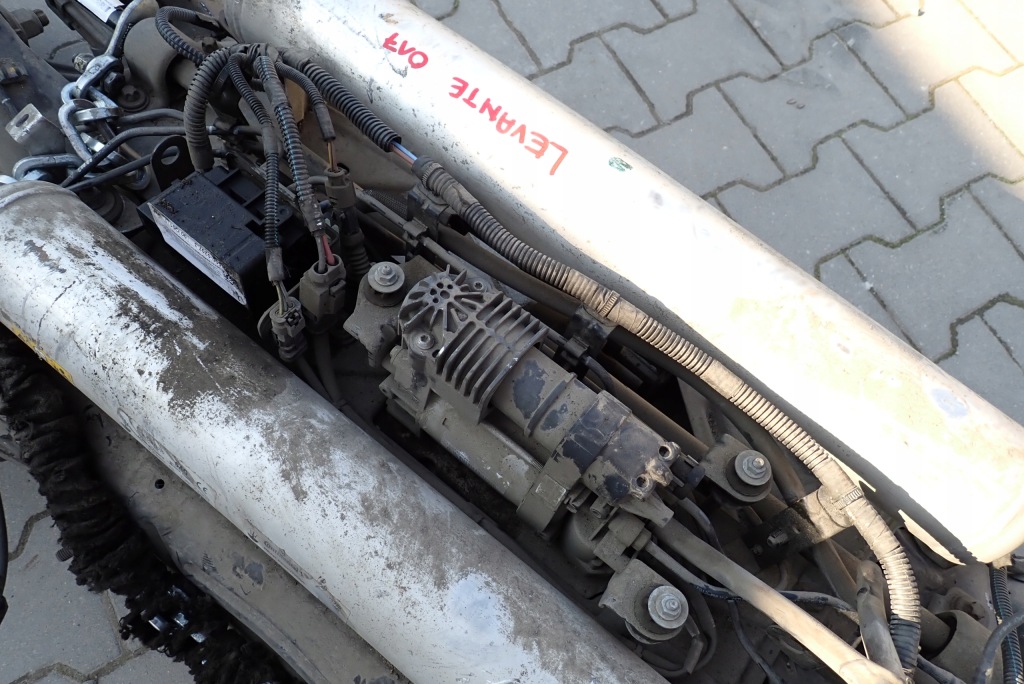 фото №4, Задняя oś балка подвеска maserati levante 2017